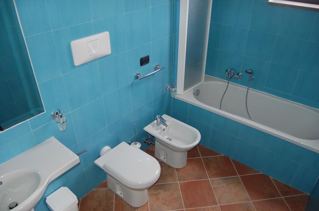 Flegrea House Aparthotel ปอซซุออลี ภายนอก รูปภาพ