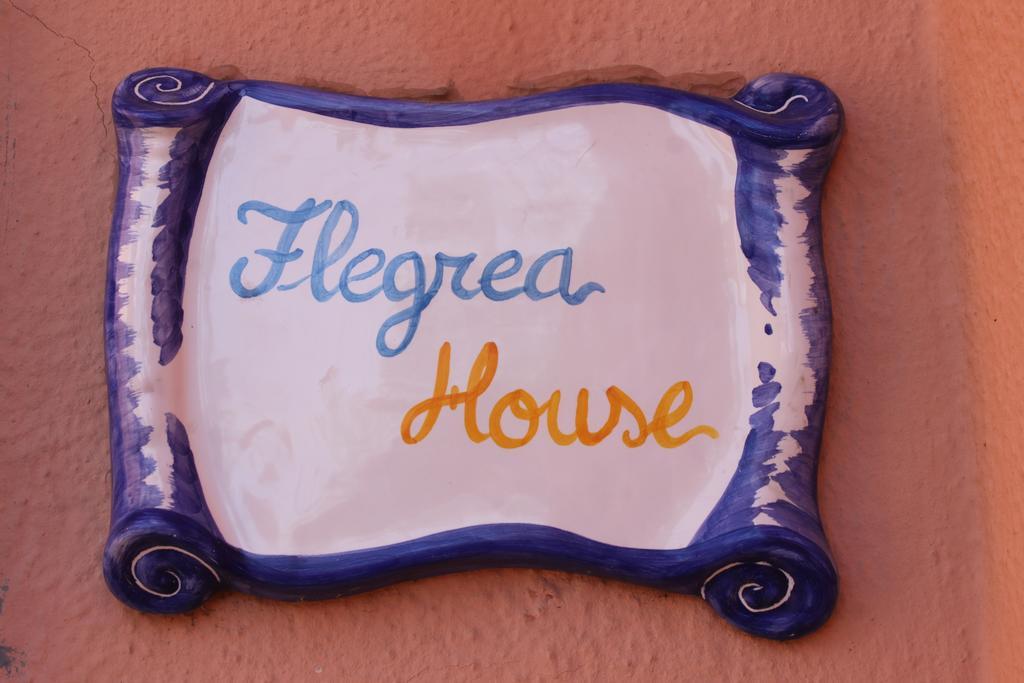 Flegrea House Aparthotel ปอซซุออลี ภายนอก รูปภาพ