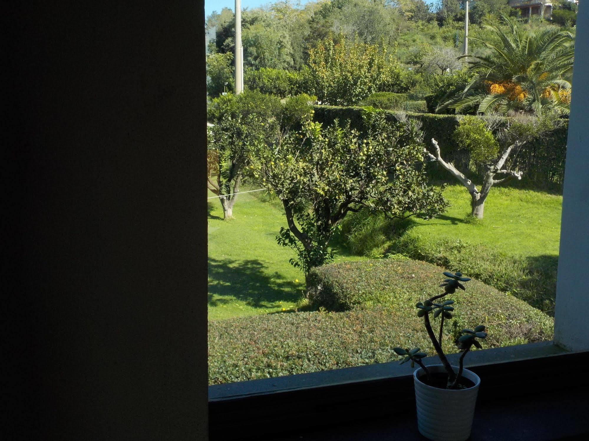 Flegrea House Aparthotel ปอซซุออลี ภายนอก รูปภาพ